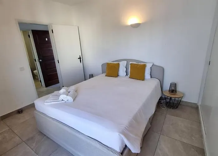 Belchoro Sealine Αλμπουφέιρα